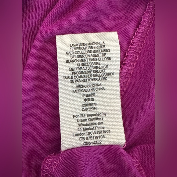 Free People Magenta Lace CutOut Flowy Bohemian Boxy Tunic Top size Large New - Picture 8 of 8